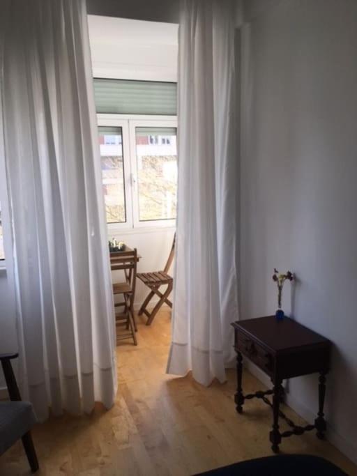 Privatunterkunft Charming Private Wc & Balcony Lissabon